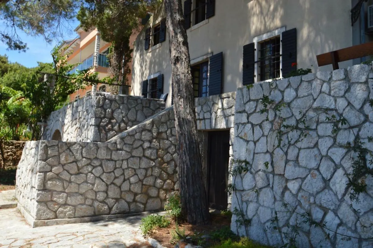 Villa Avelina 말리로시니 펜션